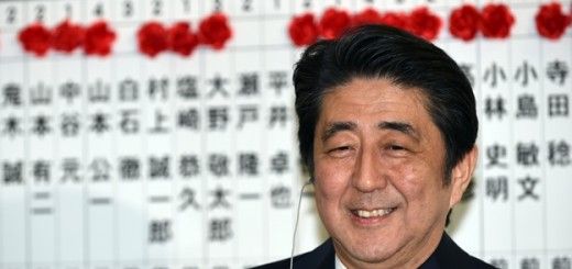 Shinzo Abe tras ganar las elecciones del pasado domingo, 14 de diciembre
